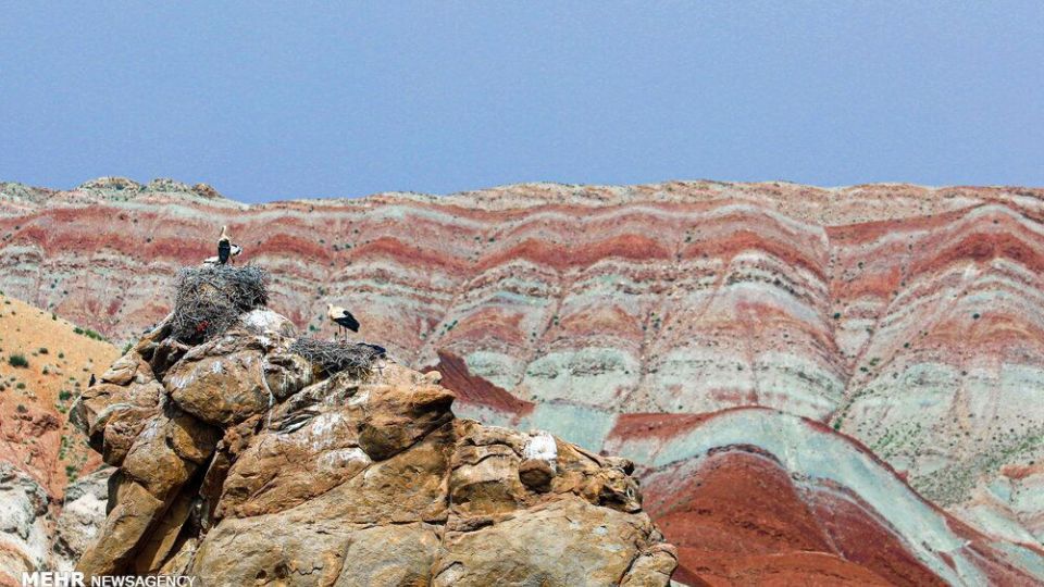 تپه‌های رنگی ماهنشان