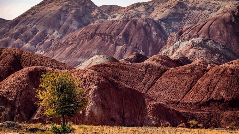 تپه‌های رنگی ماهنشان