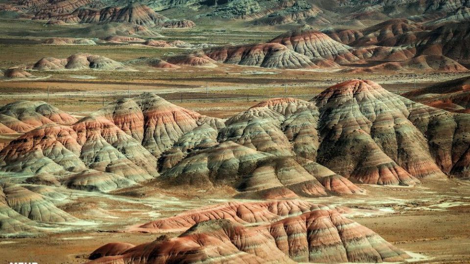 تپه‌های رنگی ماهنشان