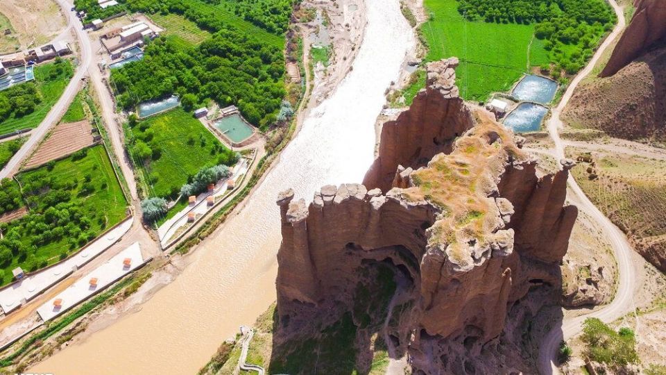 تپه‌های رنگی ماهنشان