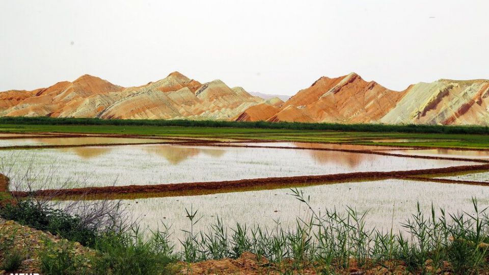 تپه‌های رنگی ماهنشان