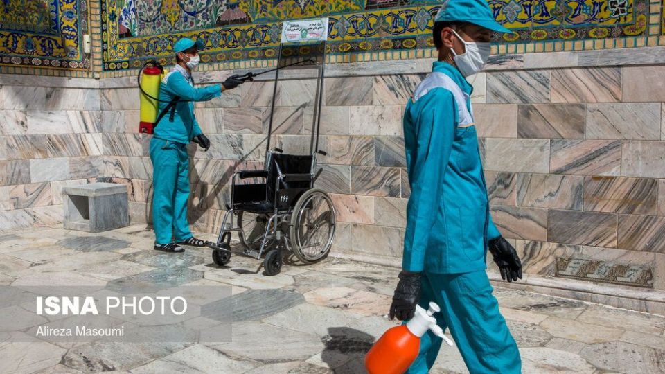 زیارت با رعایت پروتکل‌های بهداشتی در حرم مطهر رضوی