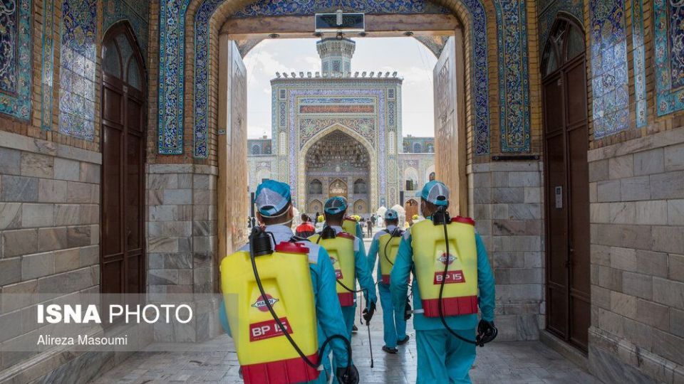 زیارت با رعایت پروتکل‌های بهداشتی در حرم مطهر رضوی