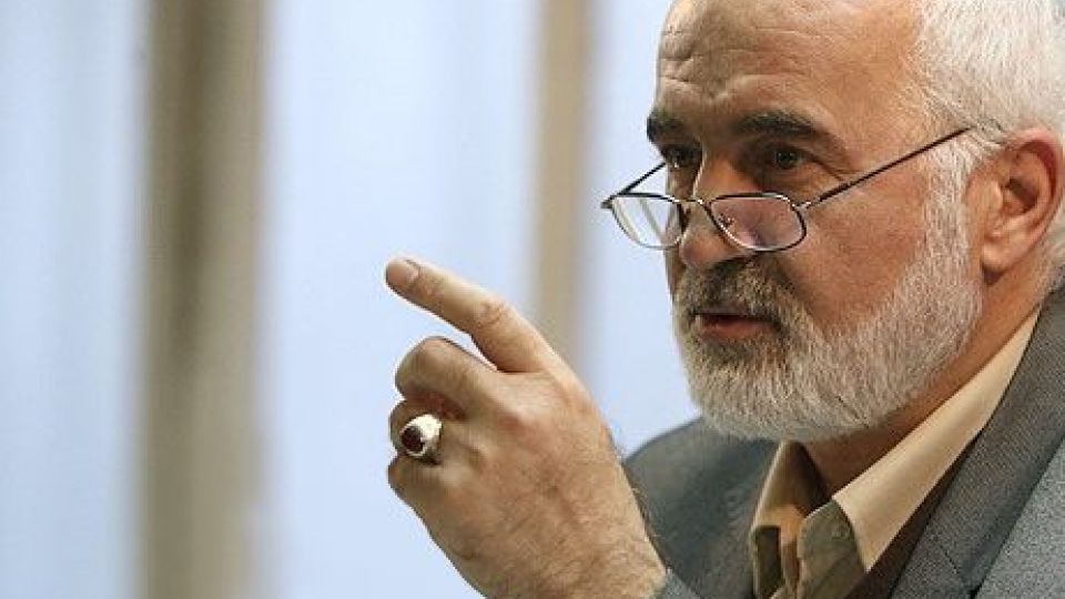 توکلی: یقه سفیدها در حال نابود کردن کشور هستند/ مجلس، تصمیمگیری دشواری را درباره تاجگردون پیش روی خود دارد توکلی: یقه سفیدها در حال نابود کردن کشور هستند/ مجلس، تصمیمگیری دشواری را درباره تاجگردون پیش روی خود دارد