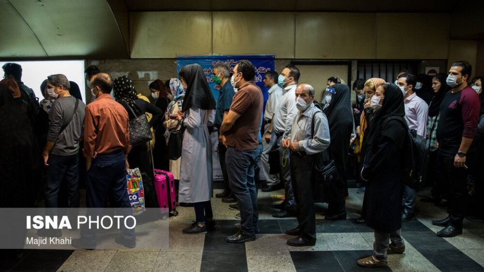 متروی تهران در روزهای «ماسک اجباری»