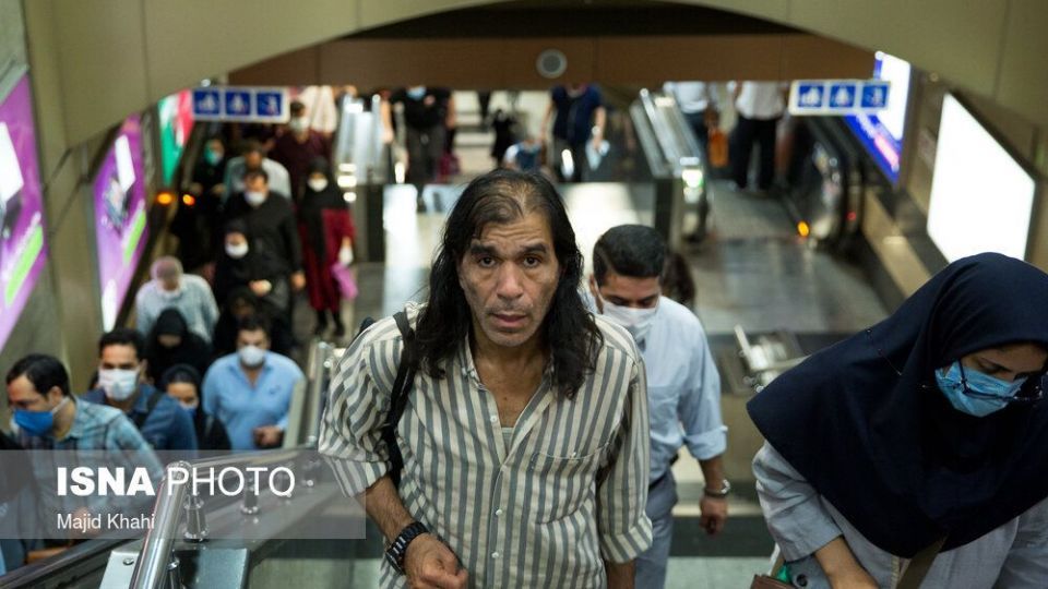 متروی تهران در روزهای «ماسک اجباری»