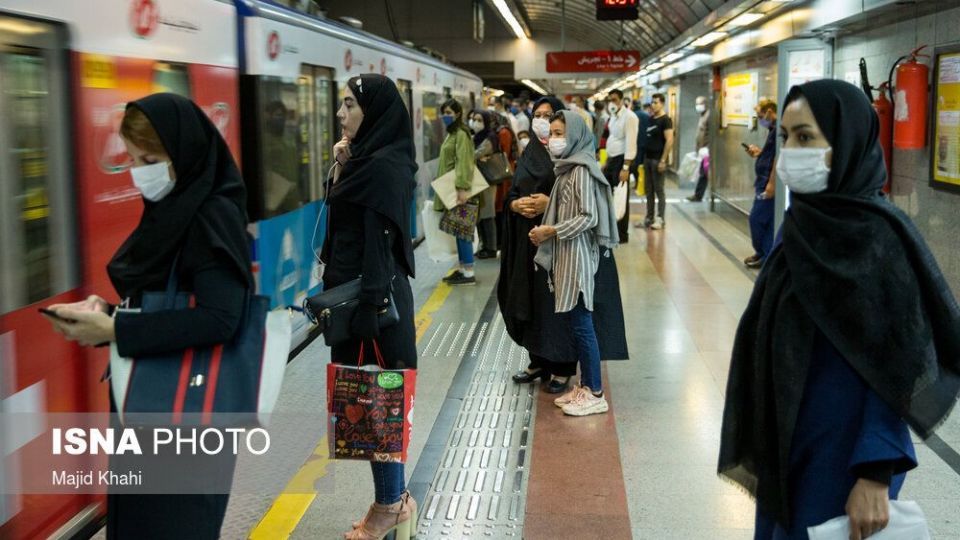 متروی تهران در روزهای «ماسک اجباری»