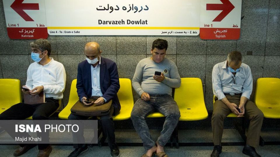 متروی تهران در روزهای «ماسک اجباری»