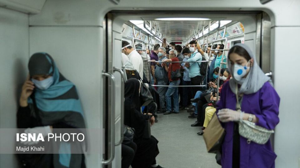 متروی تهران در روزهای «ماسک اجباری»