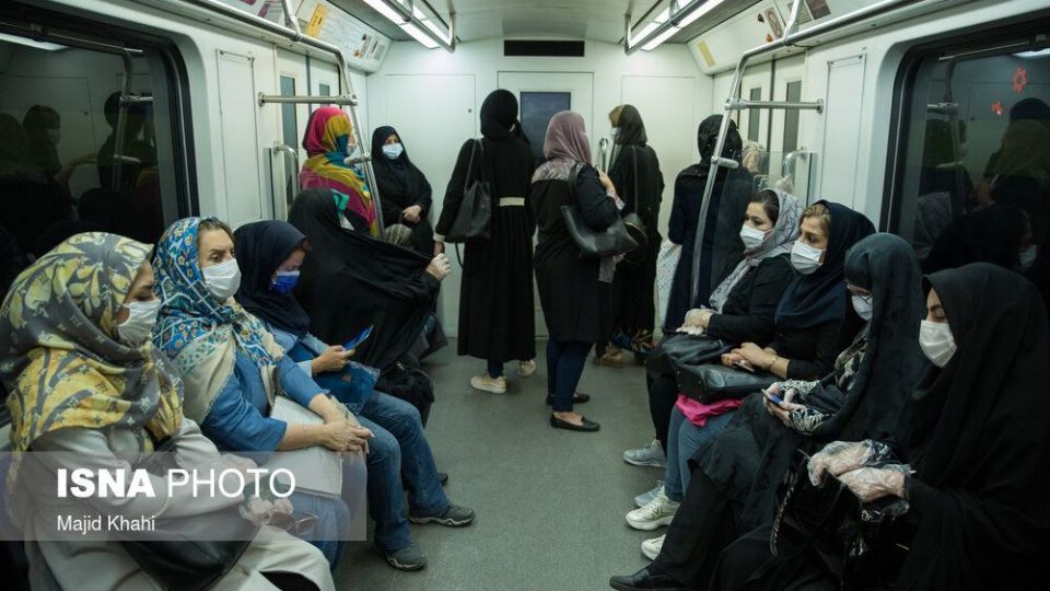 متروی تهران در روزهای «ماسک اجباری»