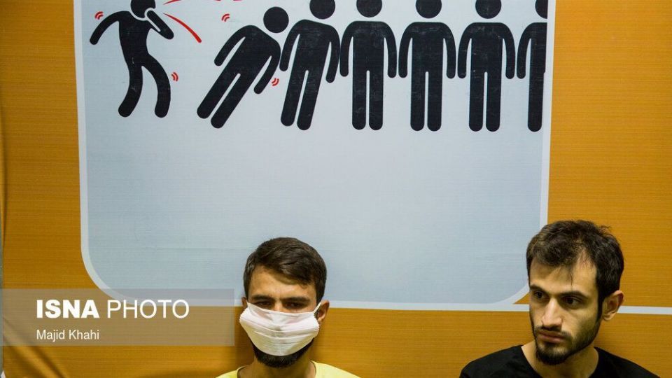 متروی تهران در روزهای «ماسک اجباری»