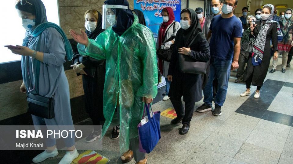 متروی تهران در روزهای «ماسک اجباری»
