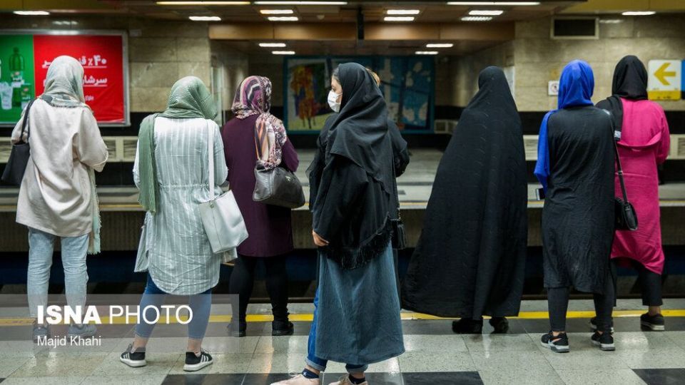 متروی تهران در روزهای «ماسک اجباری»
