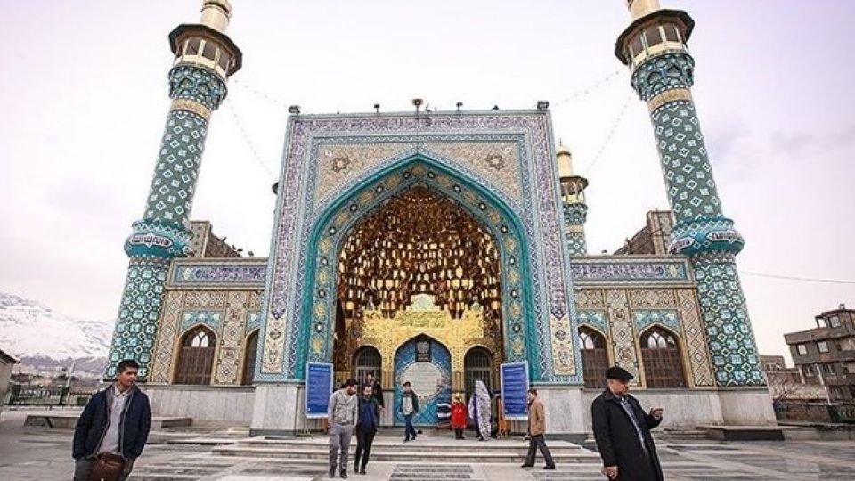 استفاده از ماسک برای ورود به امامزادگان اجباری شد استفاده از ماسک برای ورود به امامزادگان اجباری شد