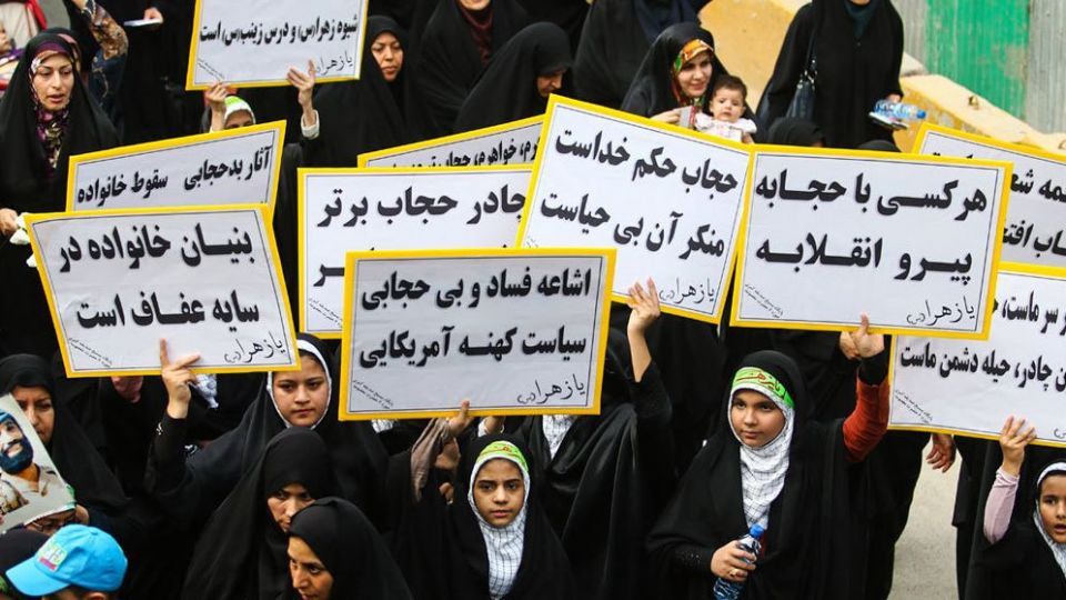 با نارضایتی عمومی درباره حجاب چه باید کرد؟ با نارضایتی عمومی درباره حجاب چه باید کرد؟