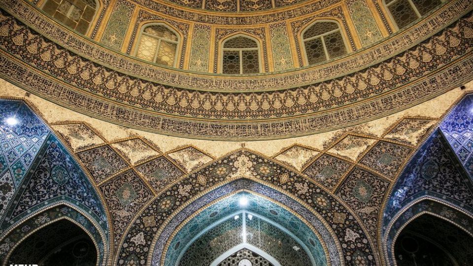 شکوه معماری اسلامی ایرانی در مسجد اعظم قم
