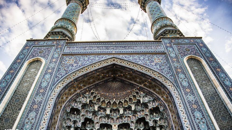 شکوه معماری اسلامی ایرانی در مسجد اعظم قم