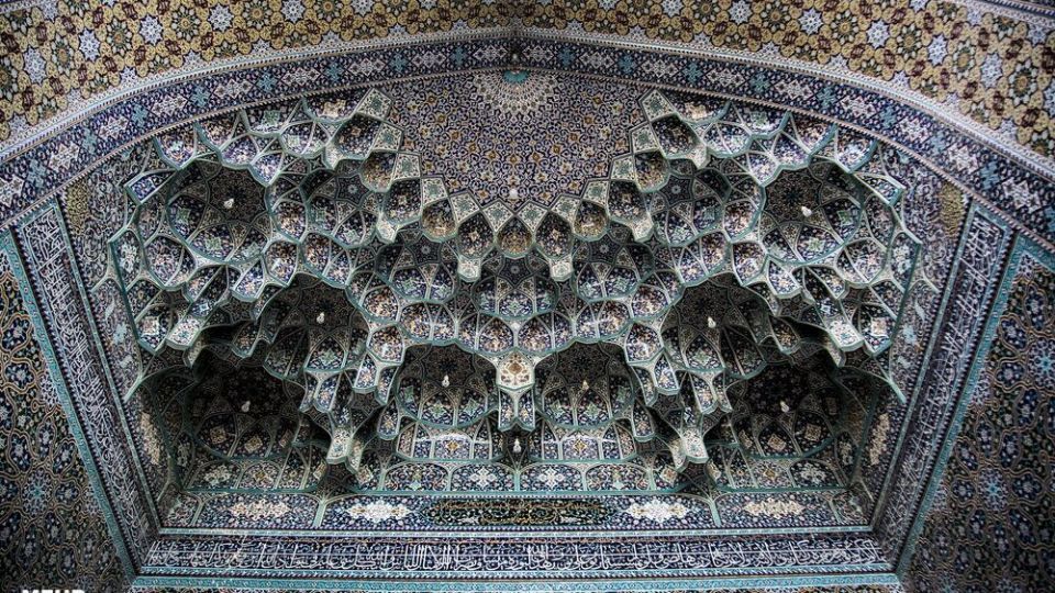شکوه معماری اسلامی ایرانی در مسجد اعظم قم