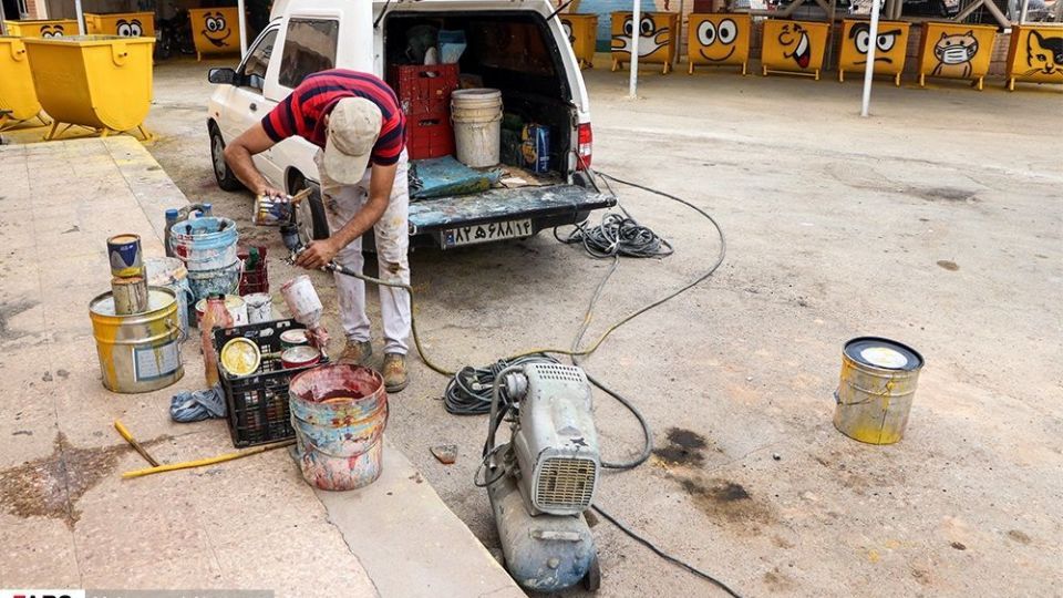 رنگ آمیزی ویژه سطل های زباله در اهواز