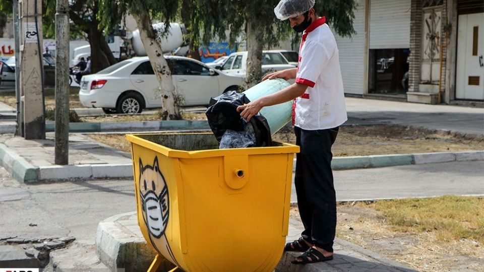 رنگ آمیزی ویژه سطل های زباله در اهواز