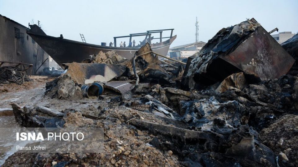 آتشسوزي كارخانه لنجسازي در بوشهر آتشسوزي كارخانه لنجسازي در بوشهر