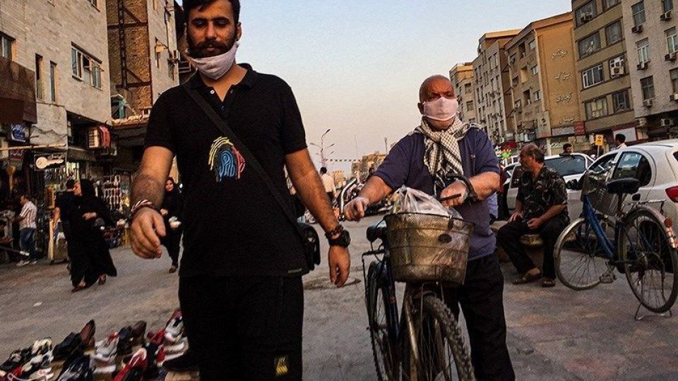  توزیع ماسک رایگان در اهواز 