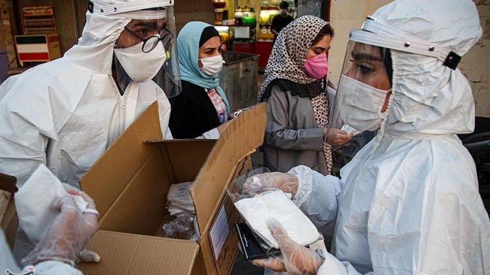  توزیع ماسک رایگان در اهواز 