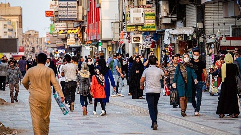  توزیع ماسک رایگان در اهواز 