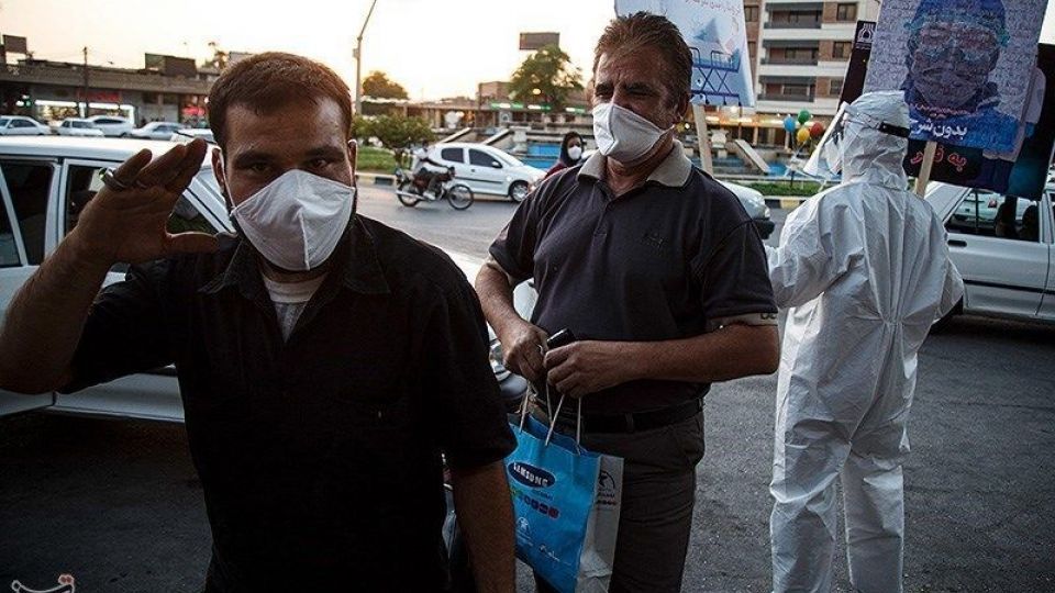  توزیع ماسک رایگان در اهواز 