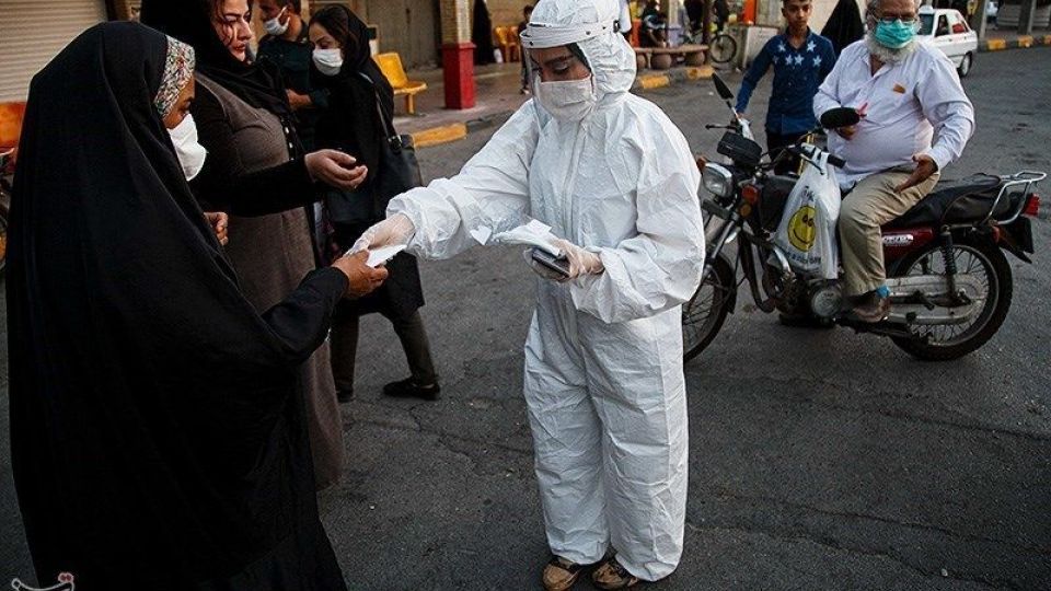  توزیع ماسک رایگان در اهواز 