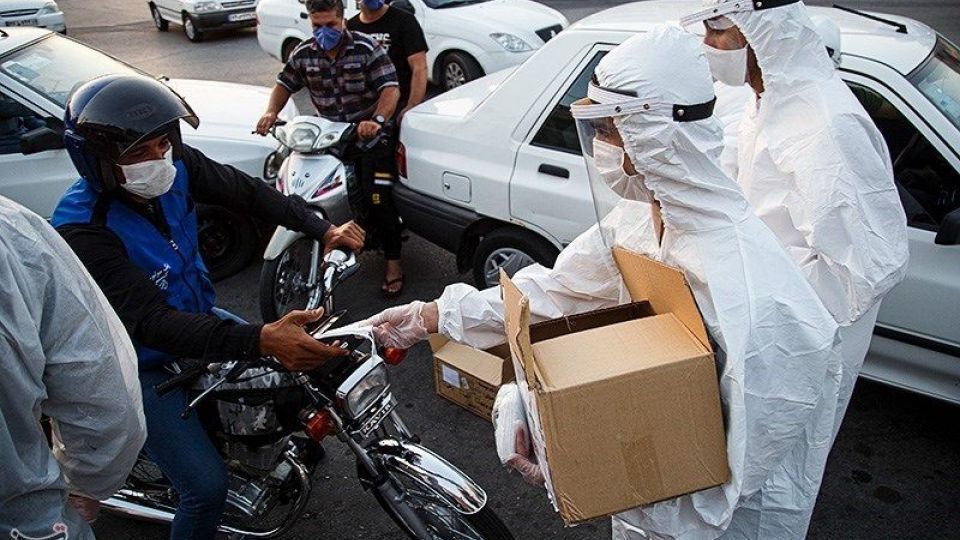  توزیع ماسک رایگان در اهواز 