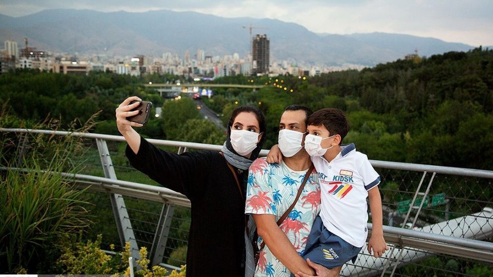 زندگی با ماسک