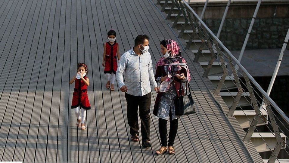 زندگی با ماسک