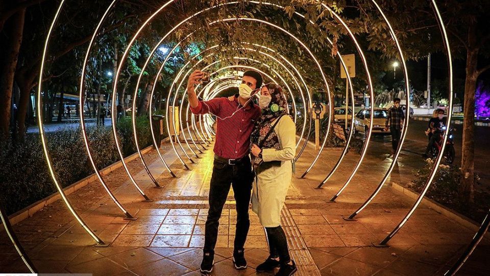 زندگی با ماسک