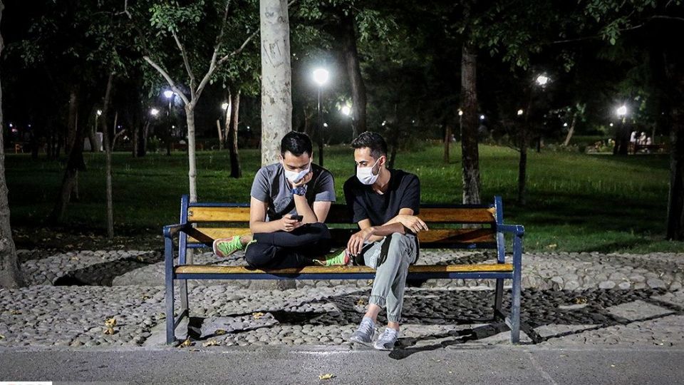 زندگی با ماسک