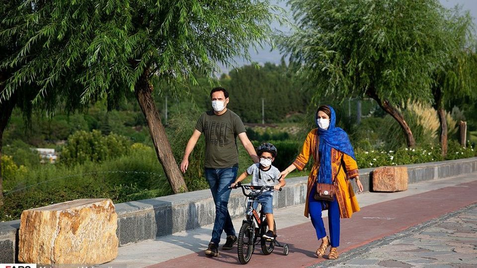 زندگی با ماسک