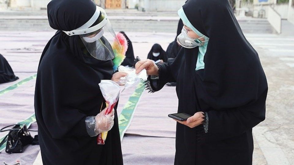  اقامه نماز عید قربان در امامزاده پنج تن لویزان