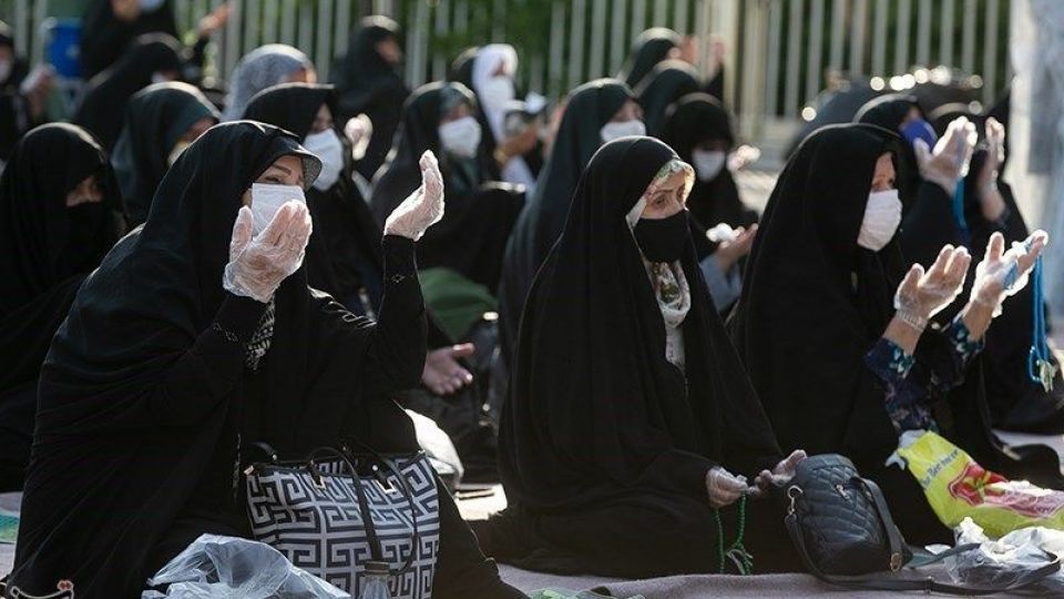  اقامه نماز عید قربان در امامزاده پنج تن لویزان