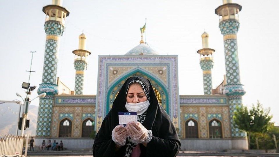  اقامه نماز عید قربان در امامزاده پنج تن لویزان