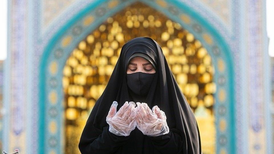  اقامه نماز عید قربان در امامزاده پنج تن لویزان