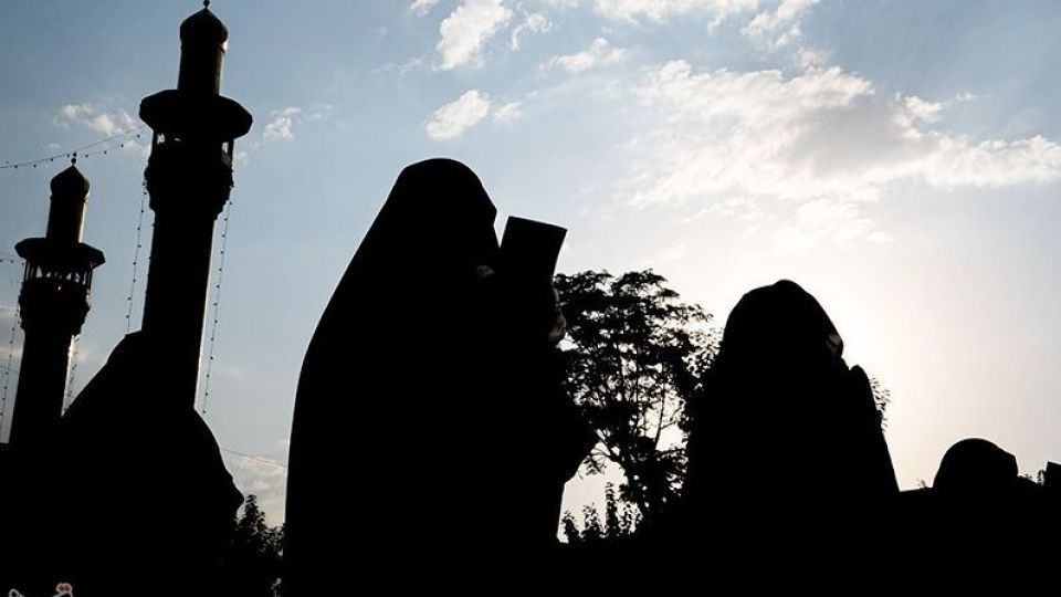  اقامه نماز عید قربان در امامزاده پنج تن لویزان