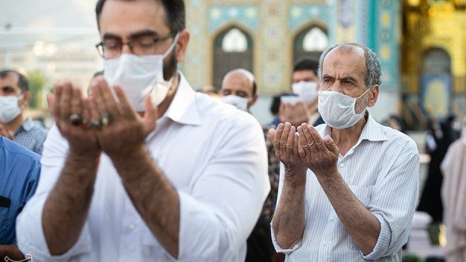  اقامه نماز عید قربان در امامزاده پنج تن لویزان