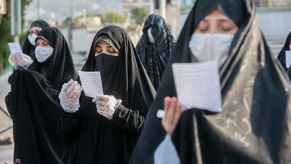  اقامه نماز عید قربان در امامزاده پنج تن لویزان