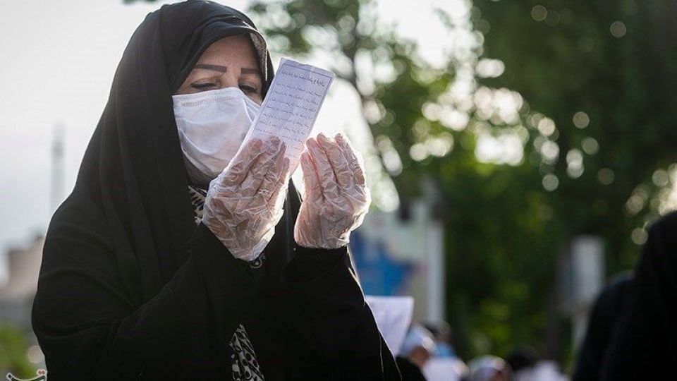  اقامه نماز عید قربان در امامزاده پنج تن لویزان