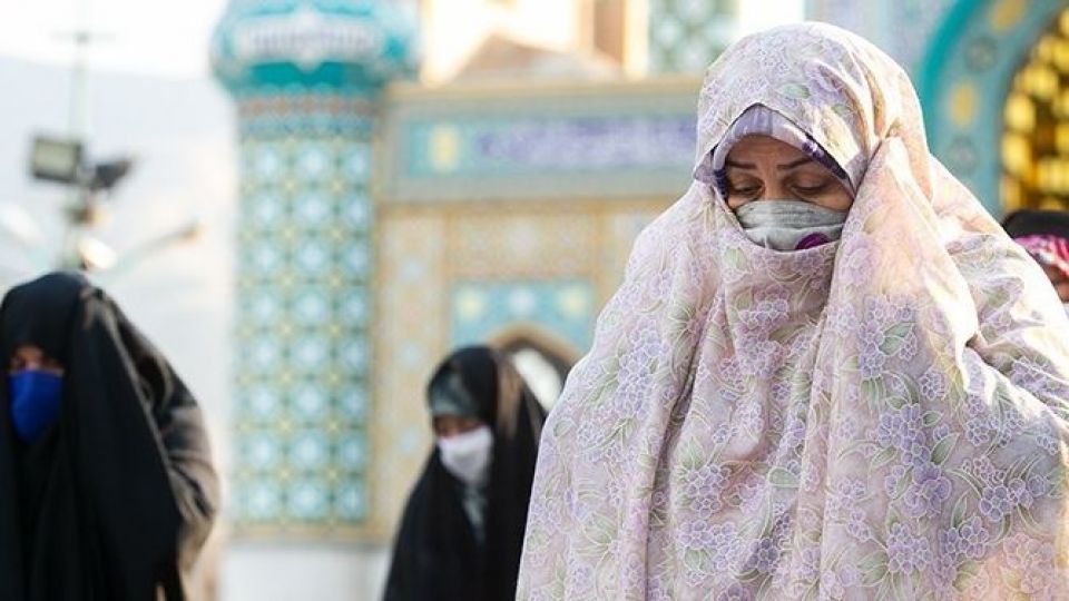  اقامه نماز عید قربان در امامزاده پنج تن لویزان