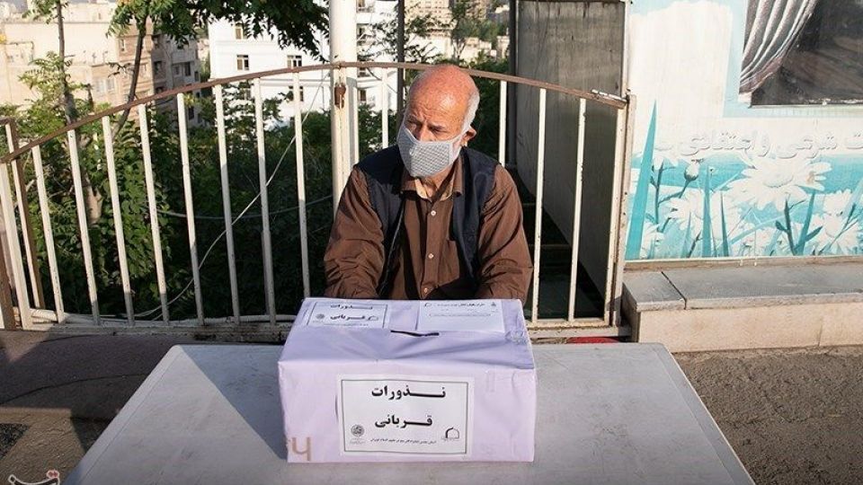  اقامه نماز عید قربان در امامزاده پنج تن لویزان