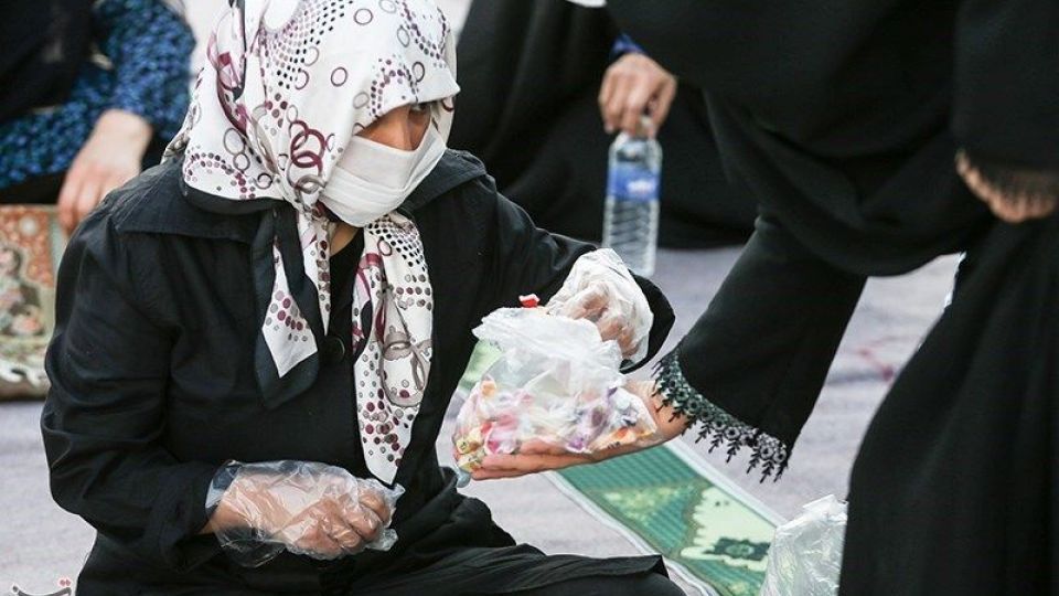  اقامه نماز عید قربان در امامزاده پنج تن لویزان