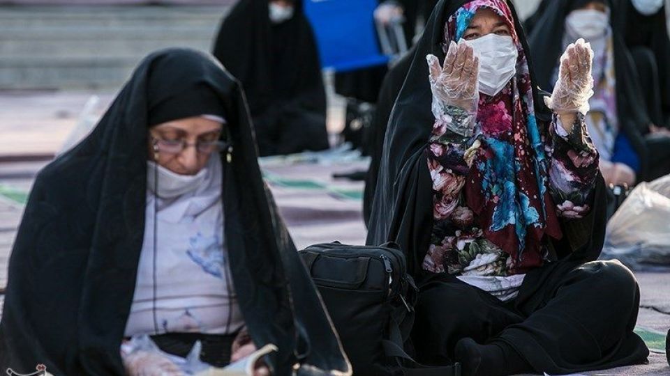  اقامه نماز عید قربان در امامزاده پنج تن لویزان