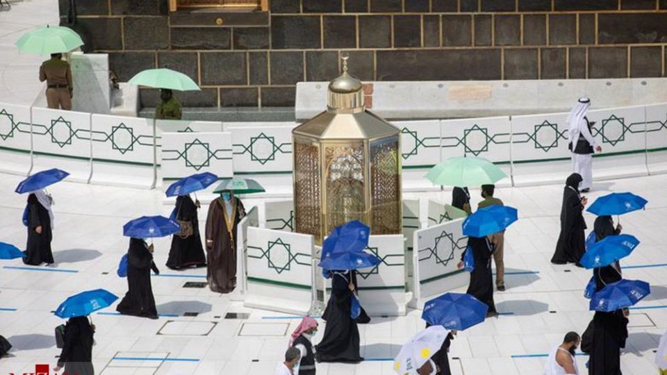 حال و هوای زائران خانه خدا