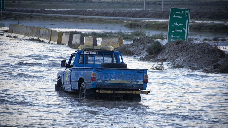 سیلاب و انسداد جاده مشهد- تهران